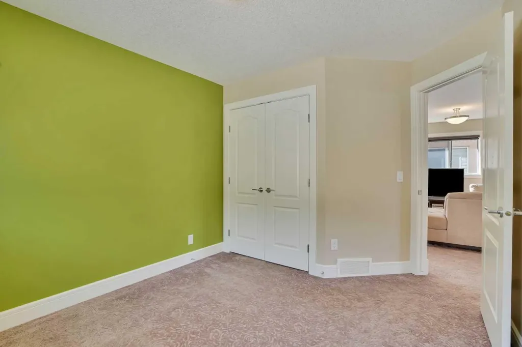 9 Saddlelake Grove NE Calgary AB T3J 0P2
