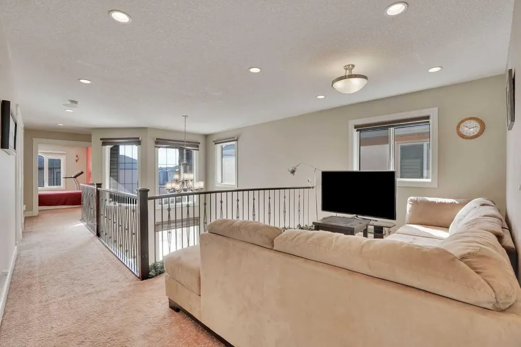 9 Saddlelake Grove NE Calgary AB T3J 0P2