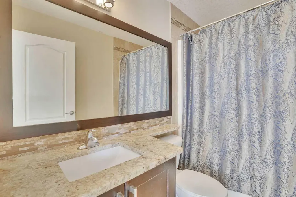 9 Saddlelake Grove NE Calgary AB T3J 0P2