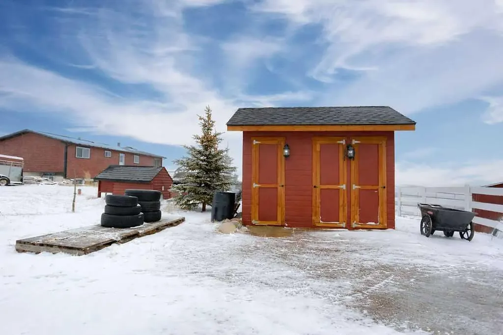 Point NW 17-44-4-w4 Rural Wainwright No. 61 M.d. Of AB T9W 1T5