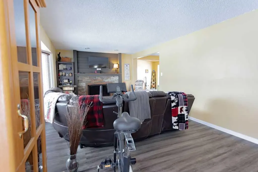 Point NW 17-44-4-w4 Rural Wainwright No. 61 M.d. Of AB T9W 1T5