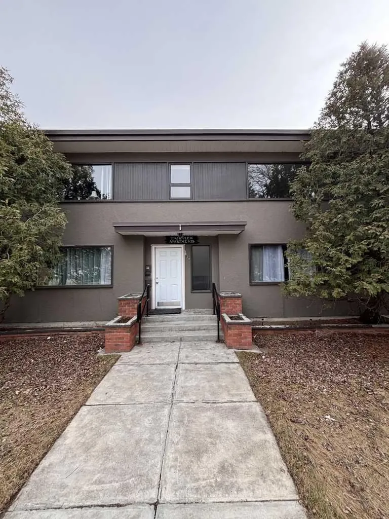 1814 10 Avenue S Lethbridge AB T1K 0B6