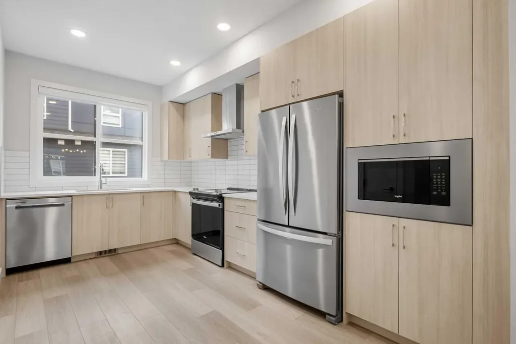 285 Chelsea Court Chestermere AB T1X 2W7
