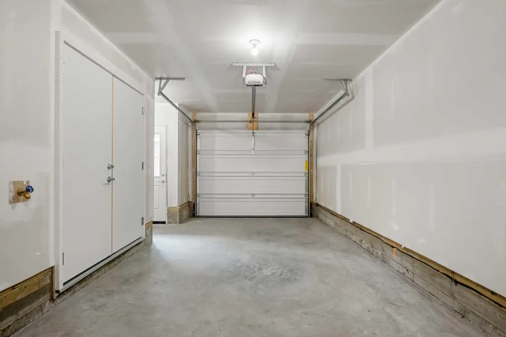 285 Chelsea Court Chestermere AB T1X 2W7