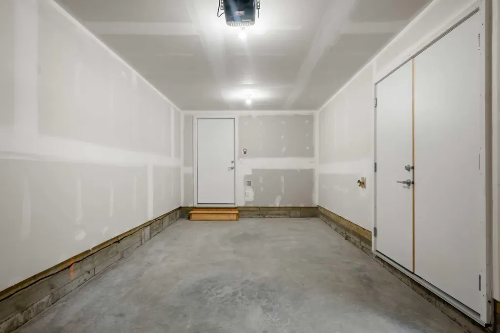 285 Chelsea Court Chestermere AB T1X 2W7