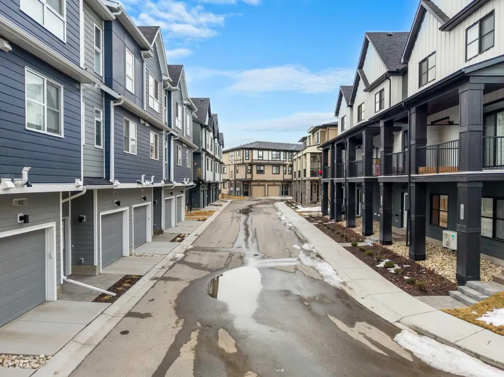 285 Chelsea Court Chestermere AB T1X 2W7