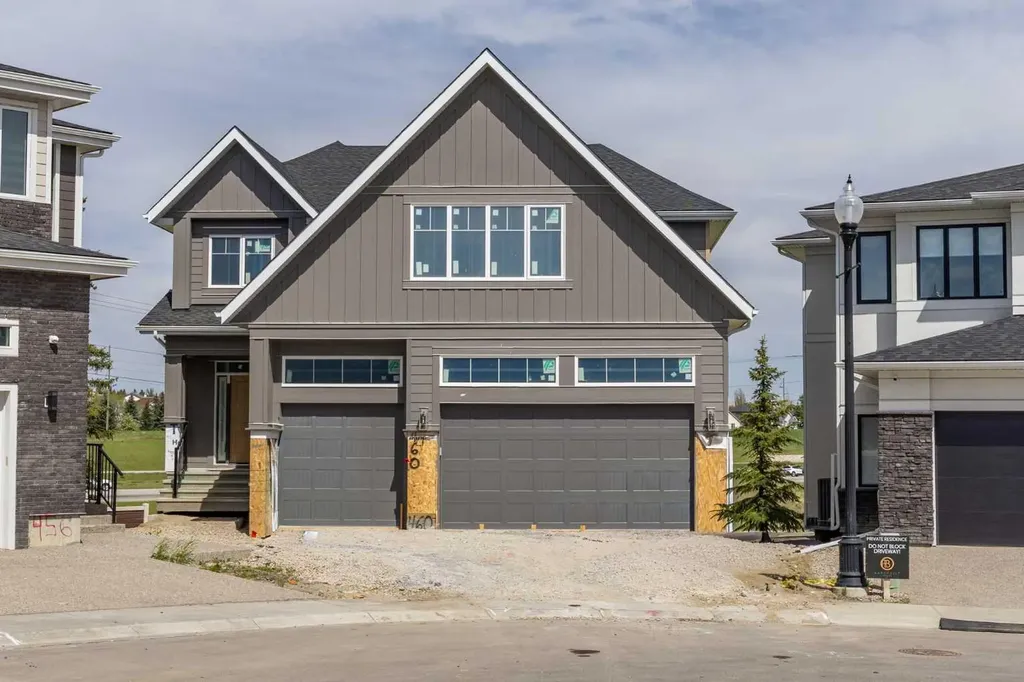 460 Discovery Place SW Calgary AB T3H 6A2