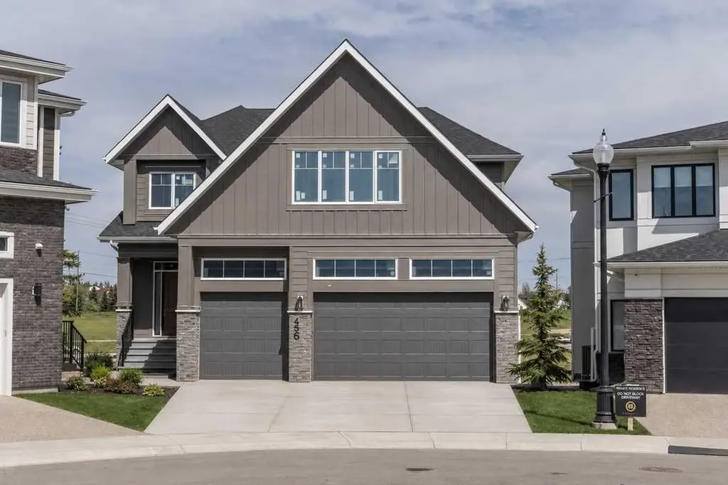 460 Discovery Place SW Calgary AB T3H 6A2