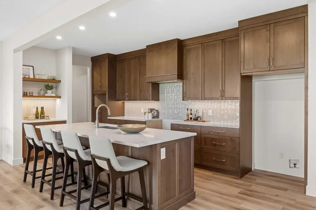 460 Discovery Place SW Calgary AB T3H 6A2
