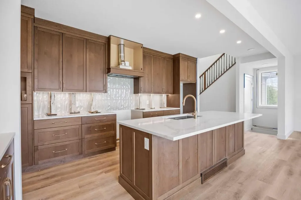 460 Discovery Place SW Calgary AB T3H 6A2