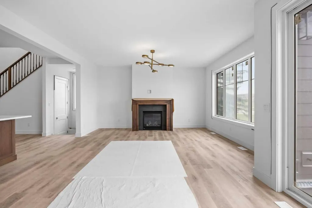 460 Discovery Place SW Calgary AB T3H 6A2