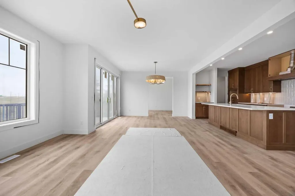 460 Discovery Place SW Calgary AB T3H 6A2