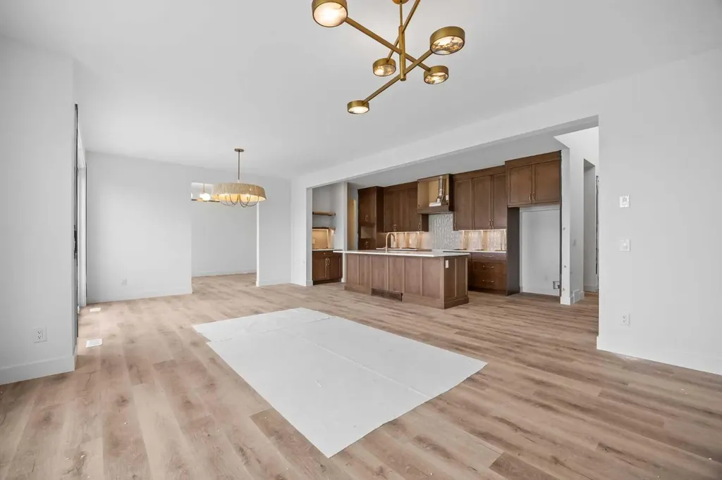 460 Discovery Place SW Calgary AB T3H 6A2