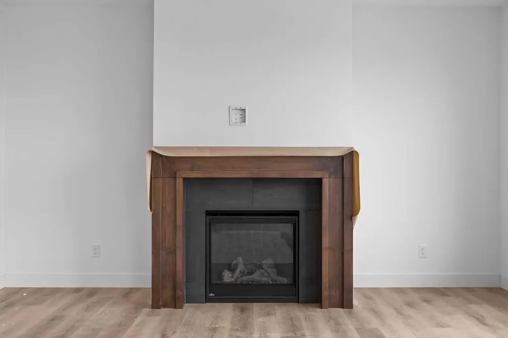 460 Discovery Place SW Calgary AB T3H 6A2