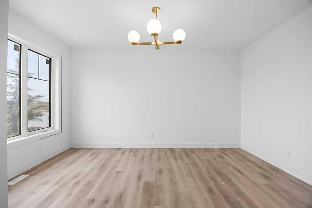 460 Discovery Place SW Calgary AB T3H 6A2