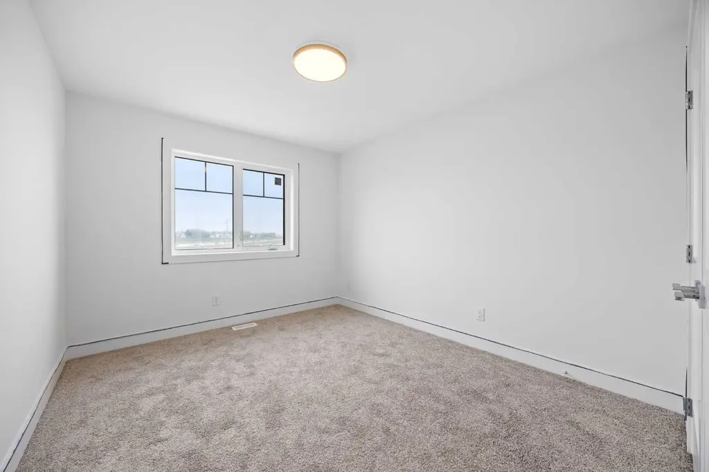 460 Discovery Place SW Calgary AB T3H 6A2