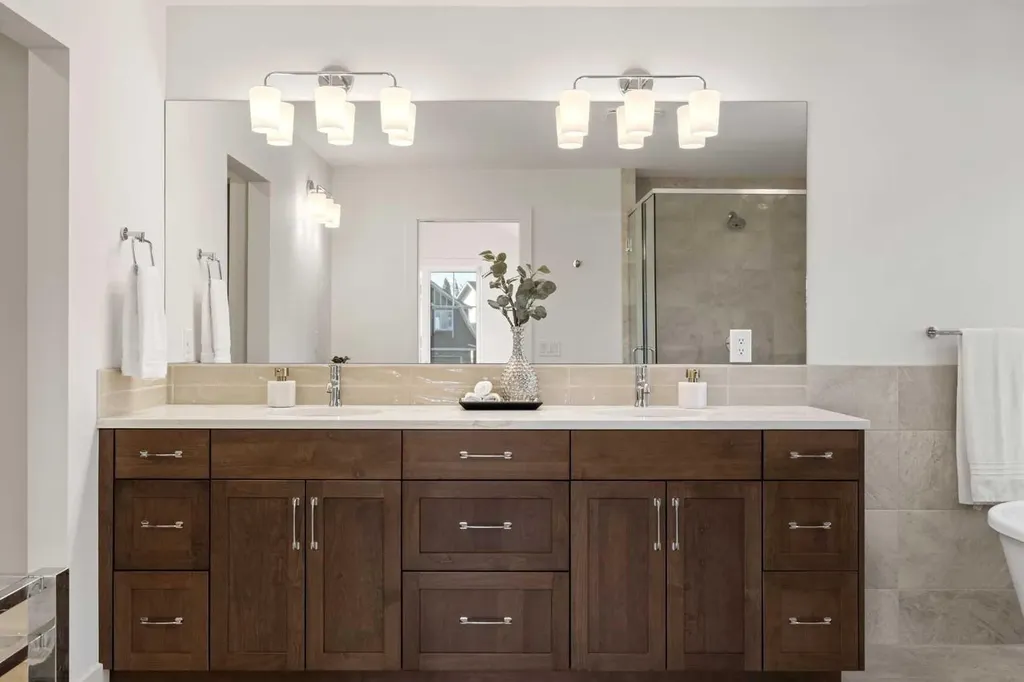 460 Discovery Place SW Calgary AB T3H 6A2