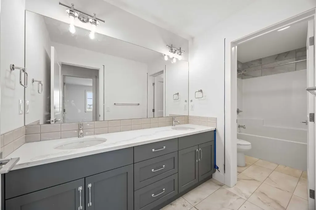 460 Discovery Place SW Calgary AB T3H 6A2
