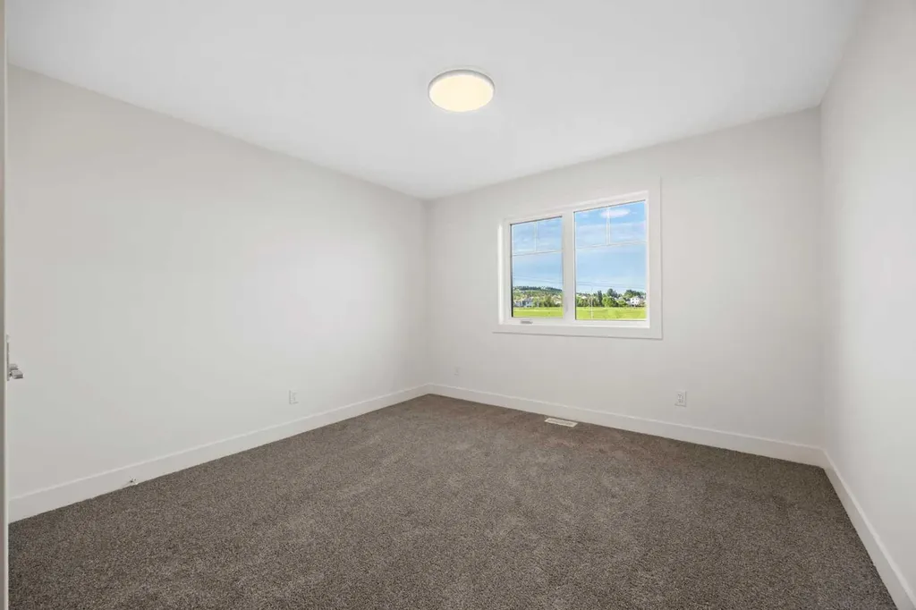 460 Discovery Place SW Calgary AB T3H 6A2