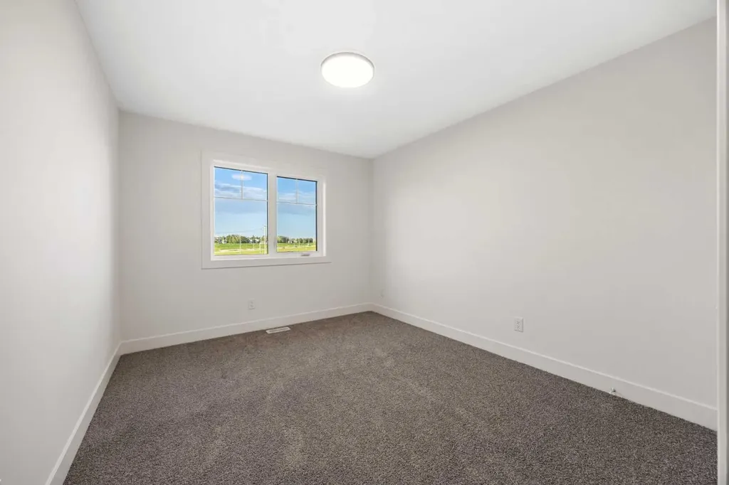 460 Discovery Place SW Calgary AB T3H 6A2