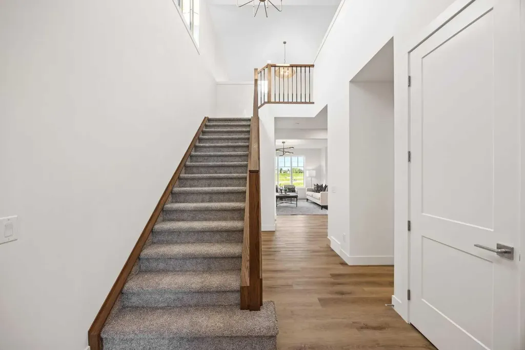 460 Discovery Place SW Calgary AB T3H 6A2
