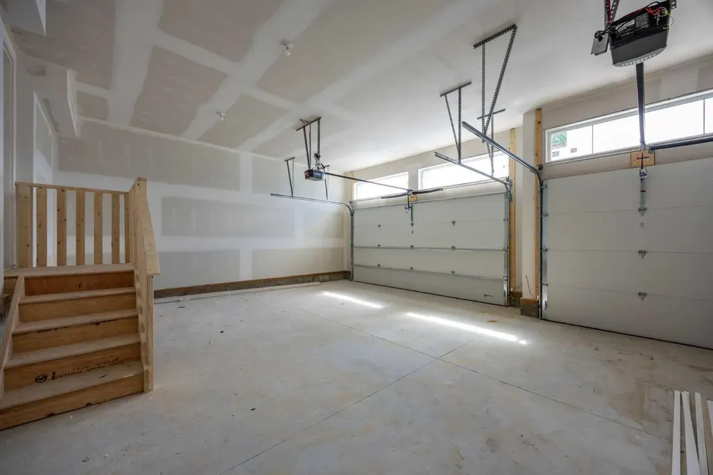 460 Discovery Place SW Calgary AB T3H 6A2