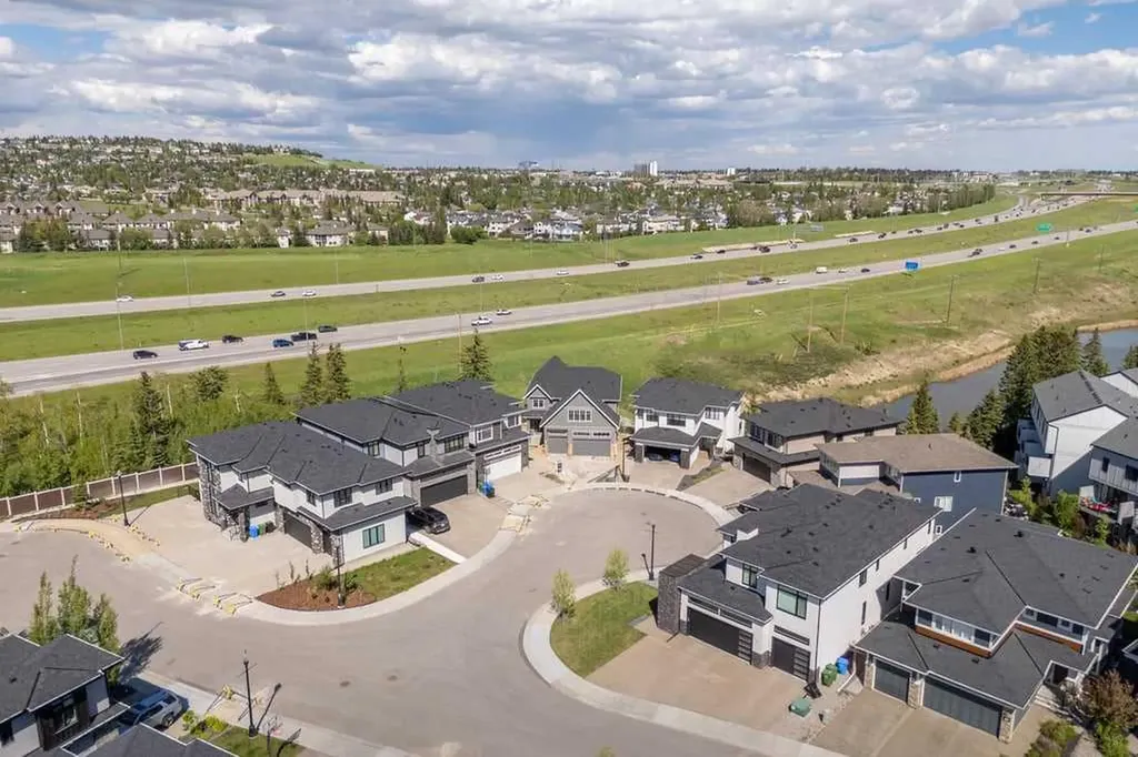 460 Discovery Place SW Calgary AB T3H 6A2
