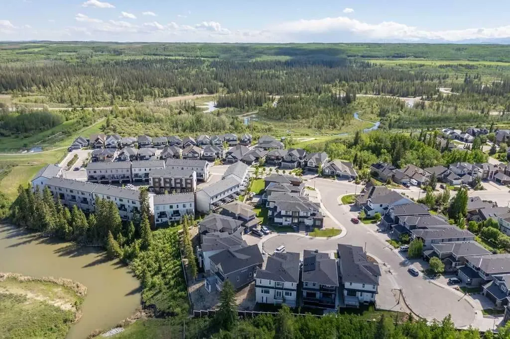460 Discovery Place SW Calgary AB T3H 6A2
