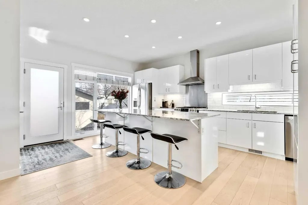 2728 Cochrane Road NW Calgary AB T2M 4H9