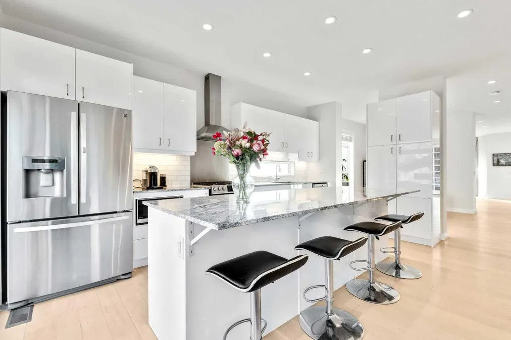2728 Cochrane Road NW Calgary AB T2M 4H9