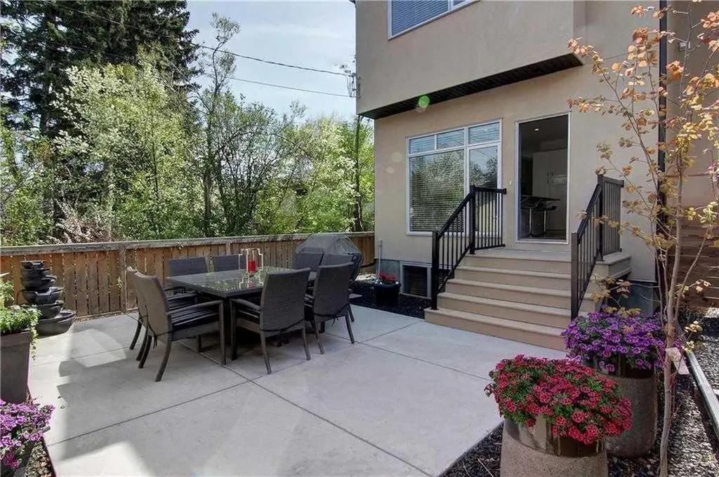 2728 Cochrane Road NW Calgary AB T2M 4H9