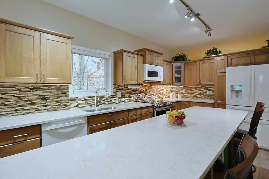 13 Scimitar Heath NW Calgary AB T3L 2E1