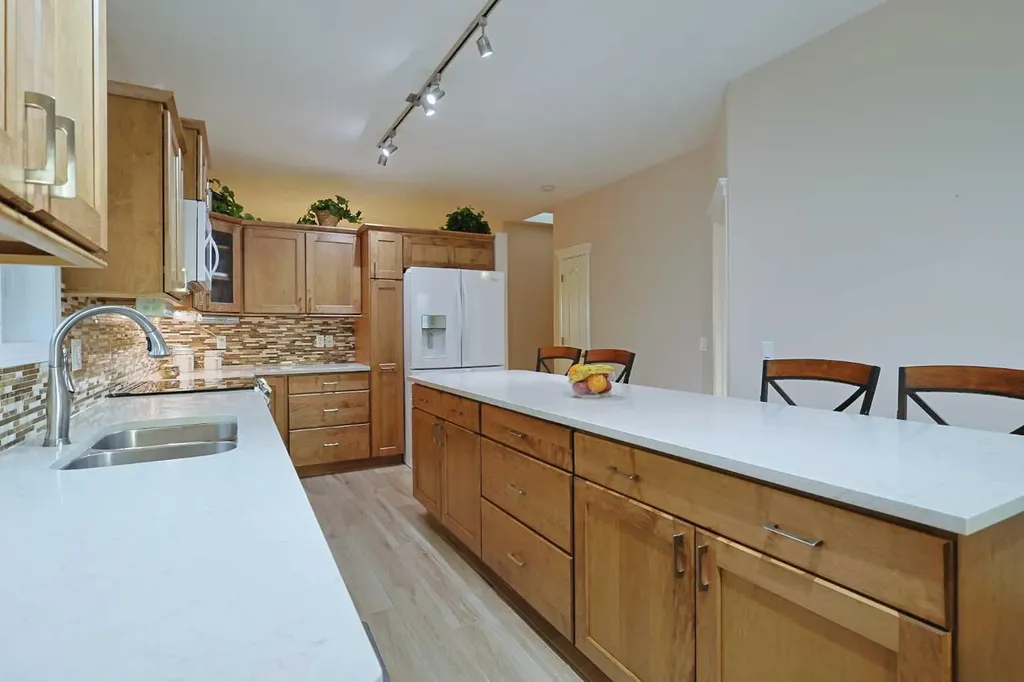 13 Scimitar Heath NW Calgary AB T3L 2E1