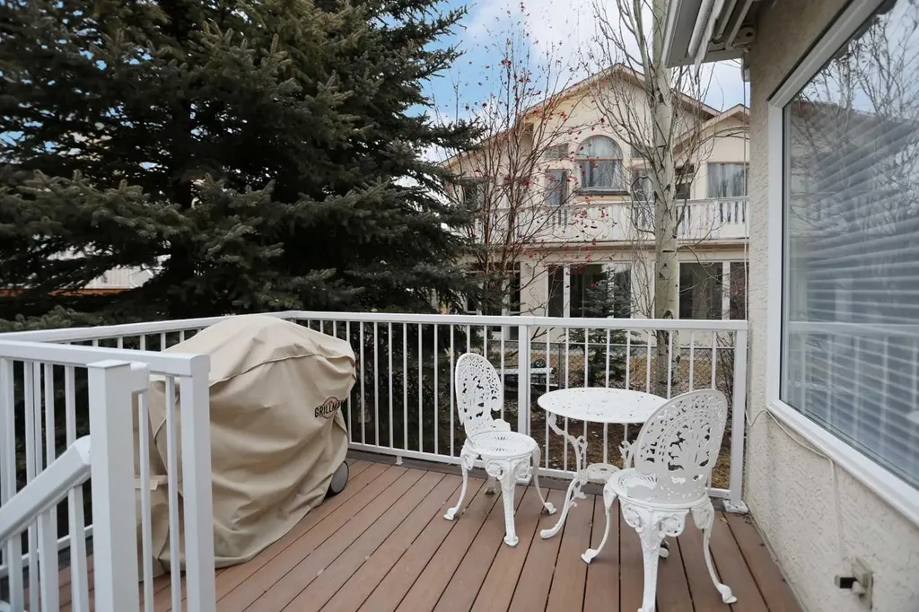 13 Scimitar Heath NW Calgary AB T3L 2E1