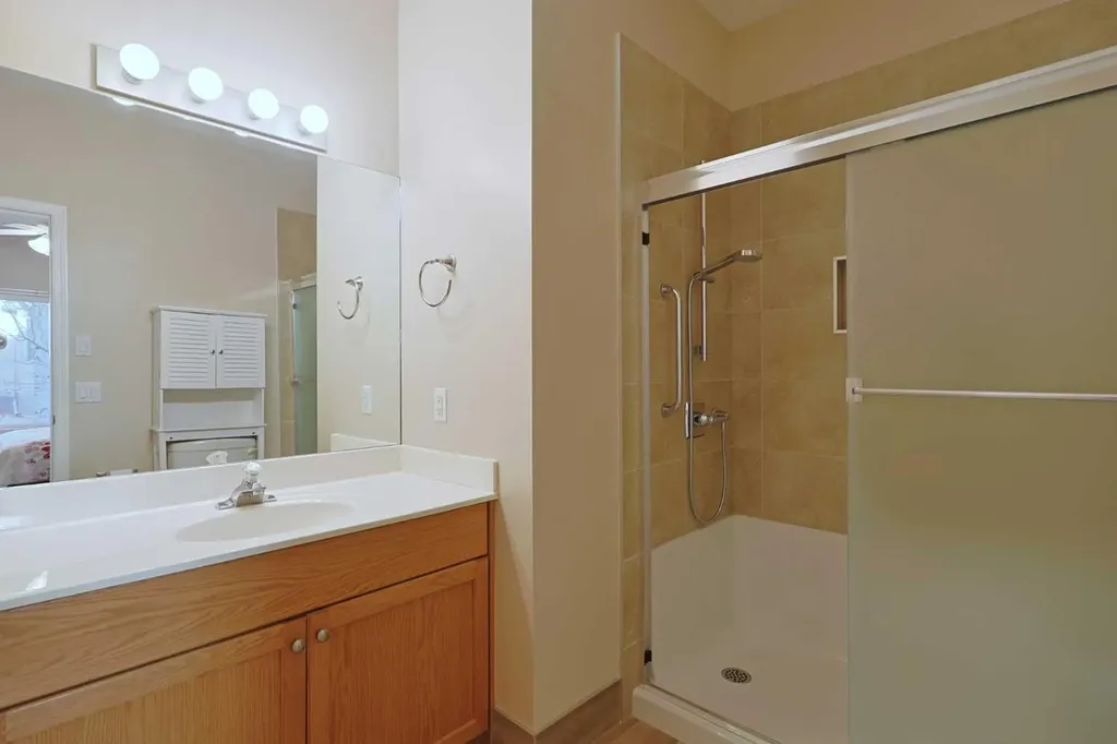 13 Scimitar Heath NW Calgary AB T3L 2E1