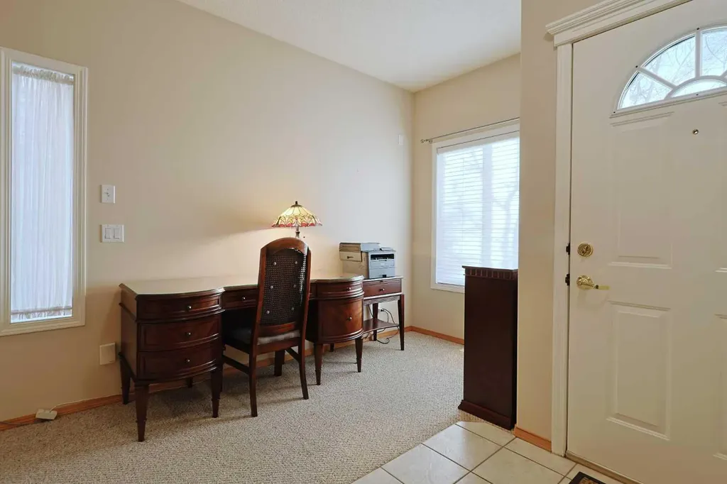 13 Scimitar Heath NW Calgary AB T3L 2E1
