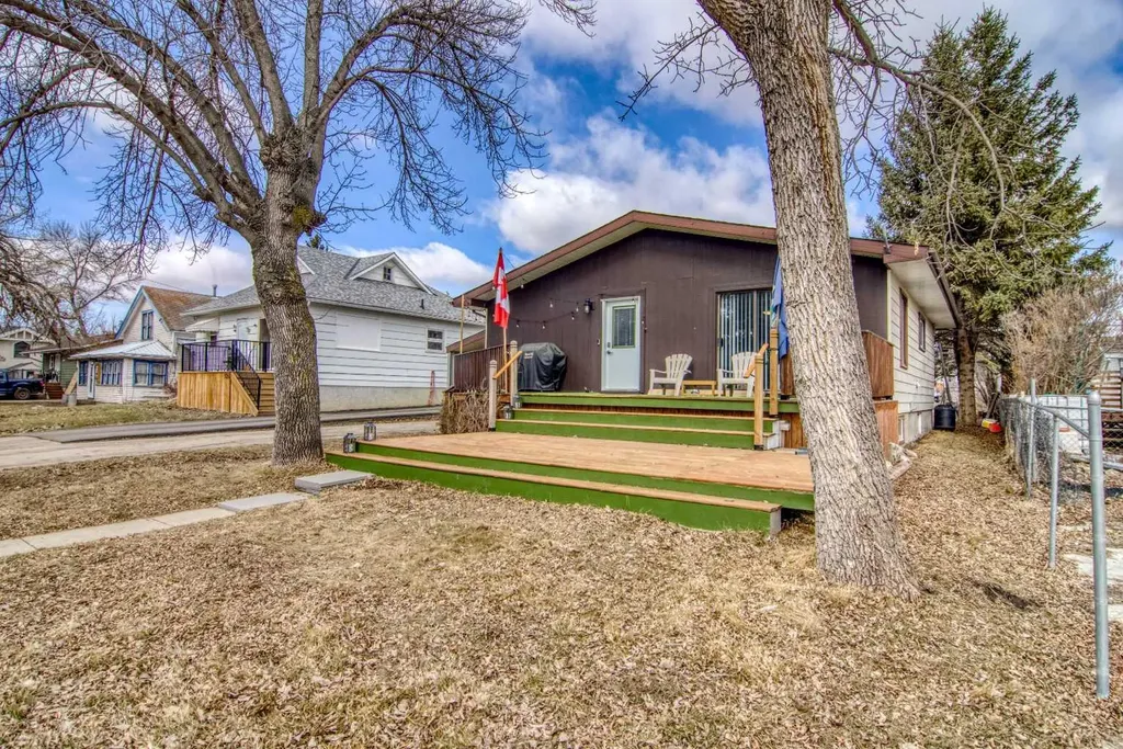 130 3rd Avenue E Rockyford AB T0J 2R0