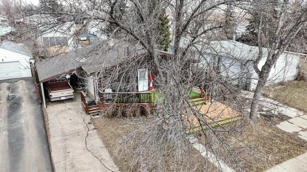 130 3rd Avenue E Rockyford AB T0J 2R0