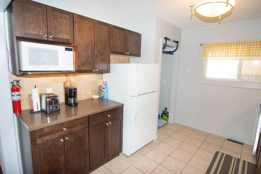 130 3rd Avenue E Rockyford AB T0J 2R0