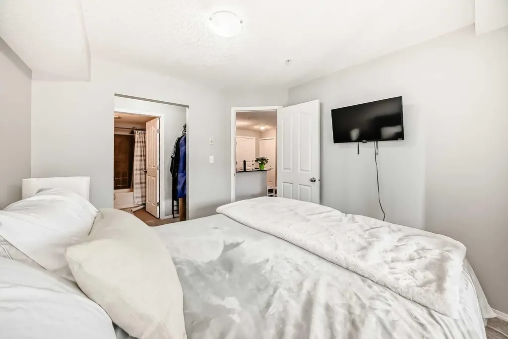 403 Mackenzie Way SW Airdrie AB T4B 3V7