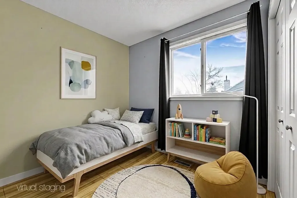 44 Strathclair Rise SW Calgary AB T3H 1G4