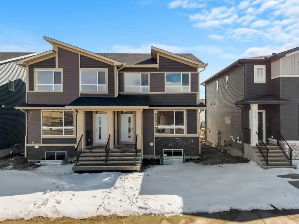 213 Bridgeport Gate Chestermere AB T1X 3E2