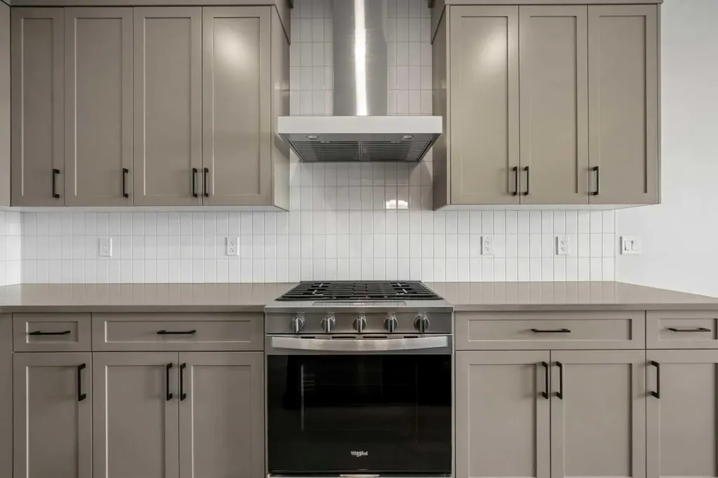 213 Bridgeport Gate Chestermere AB T1X 3E2