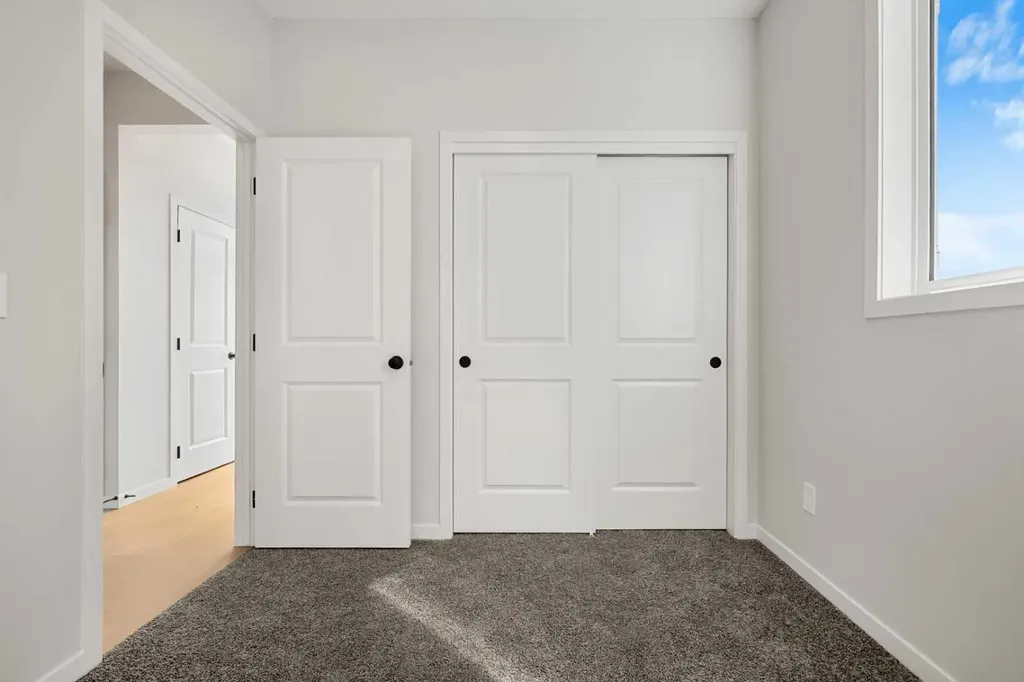 213 Bridgeport Gate Chestermere AB T1X 3E2