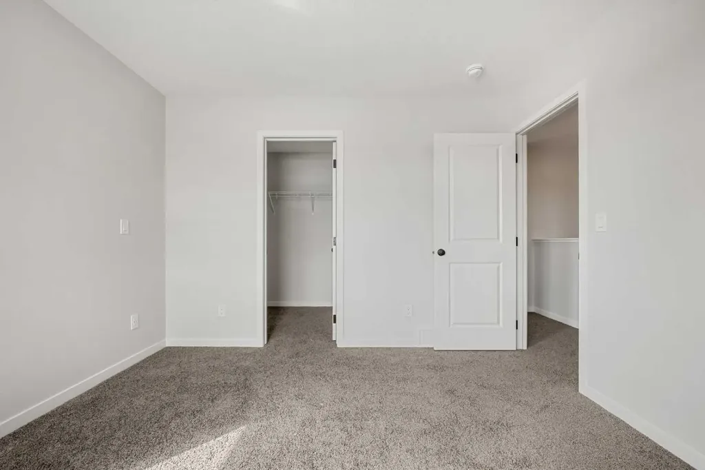 213 Bridgeport Gate Chestermere AB T1X 3E2