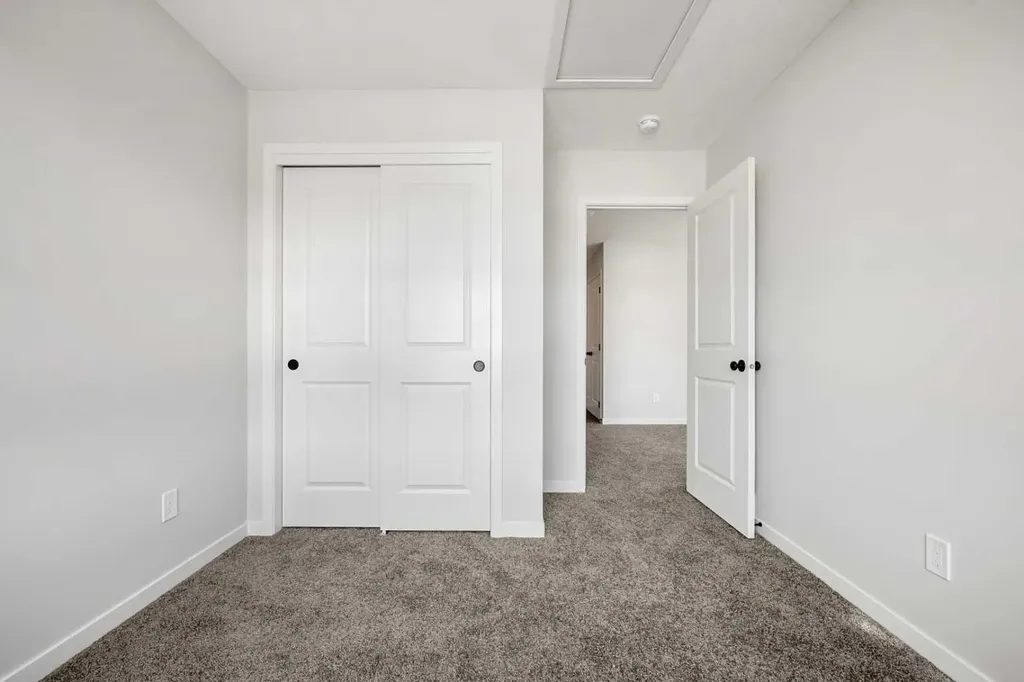 213 Bridgeport Gate Chestermere AB T1X 3E2