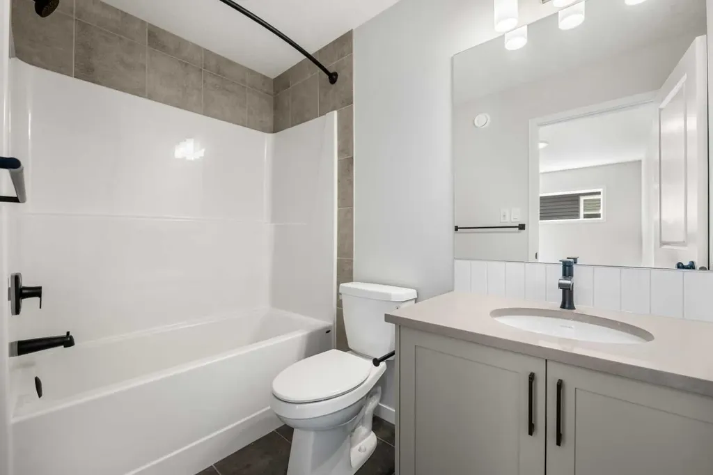 213 Bridgeport Gate Chestermere AB T1X 3E2