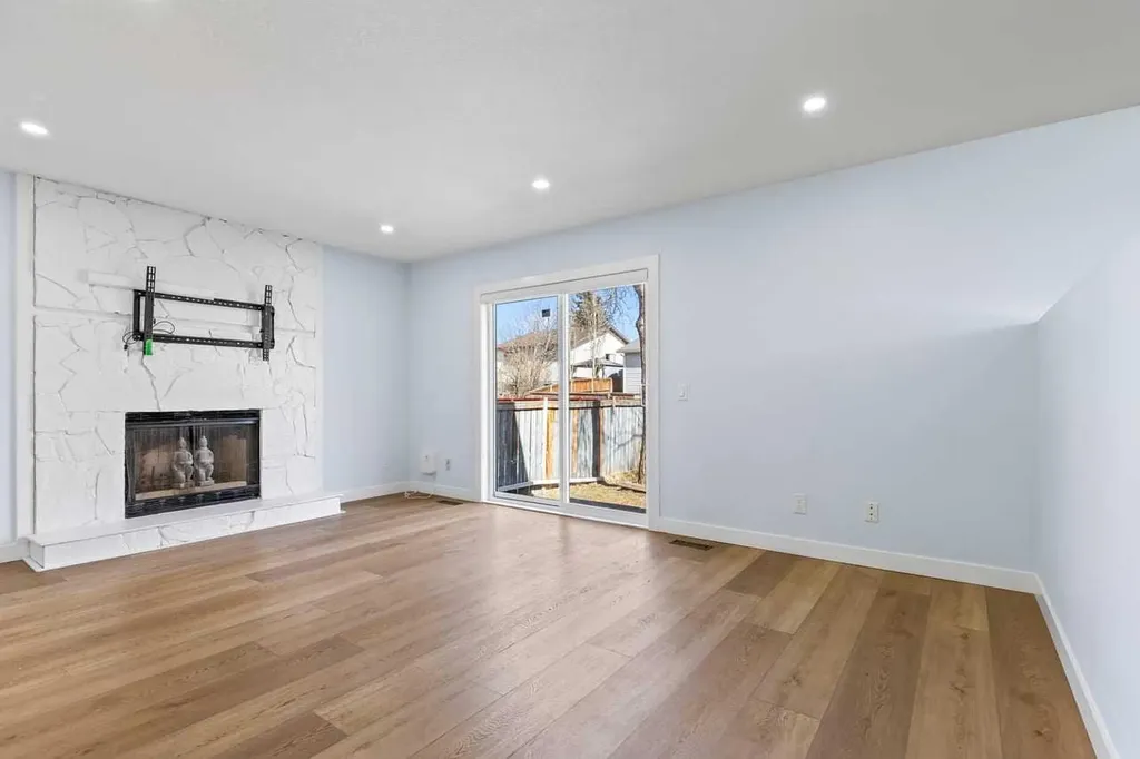 55 Whitehaven Crescent NE Calgary AB T1Y6C4