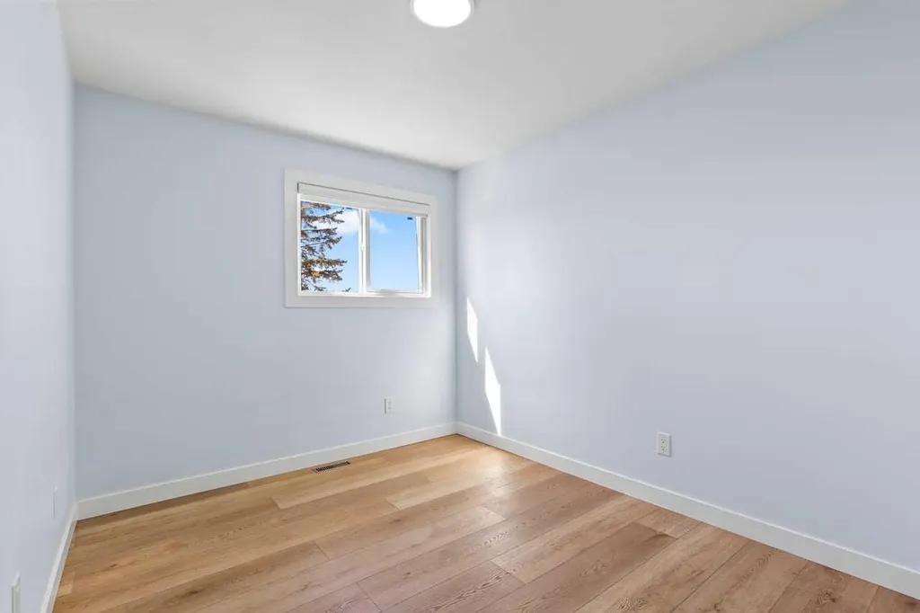 55 Whitehaven Crescent NE Calgary AB T1Y6C4