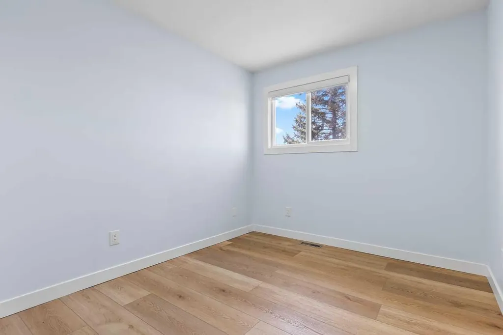 55 Whitehaven Crescent NE Calgary AB T1Y6C4